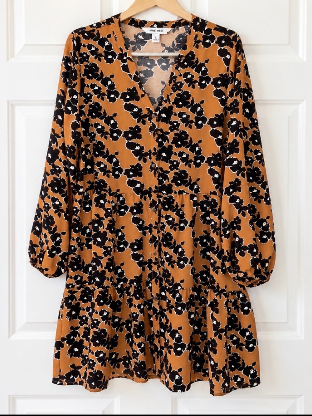 Nine West Camel and Black Floral Tiered V‑Neck Long Sleeve Dress